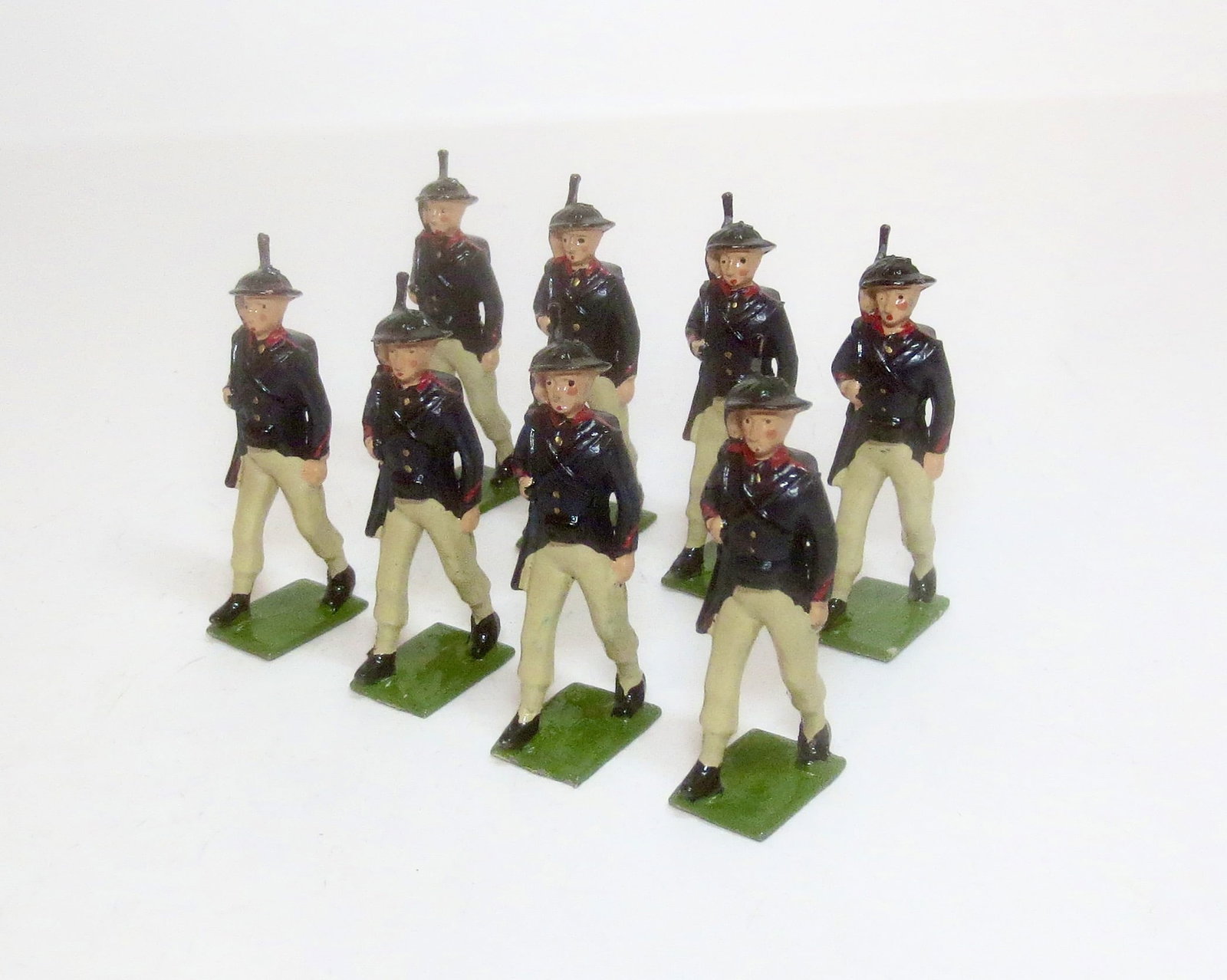 Britains #169 Italian Bersaglieri: Post war. 8 pieces. Mint to near mint condition. Unboxed.