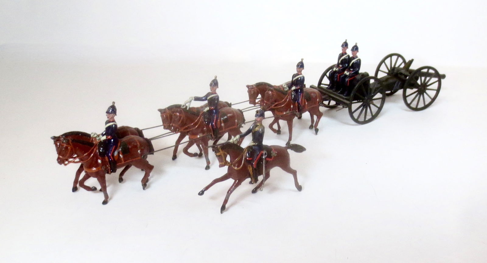 Britains #144 Royal Field Artillery At The Walk (1 of 1)