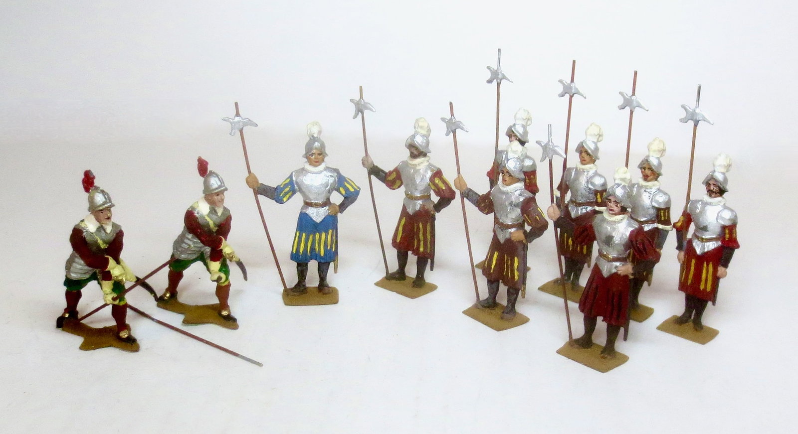 Authenticast Pikemen: 10 pieces. Good condition (bases repainted, one loose pike). Unboxed.