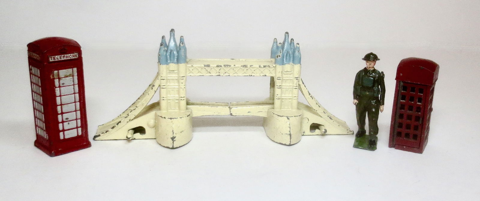 RARE Kemlow London Bridge (1 of 1)