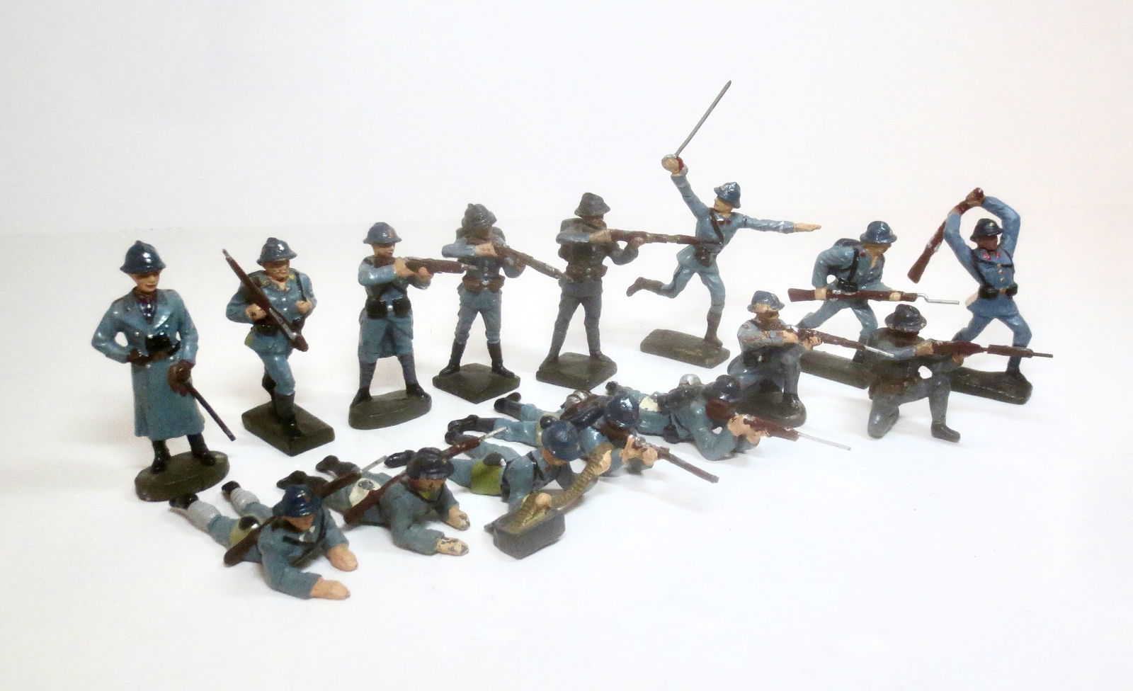 Lineol & Elastolin French Infantry in Action (1 of 1)