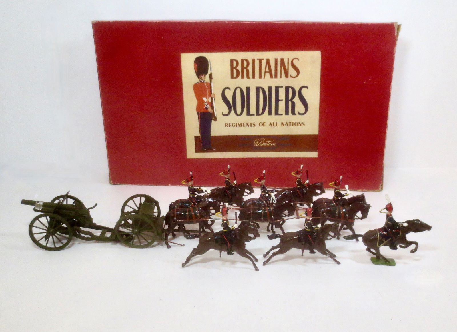Britains #39 Royal Horse Artillery With Escort: Post war. 13 pieces. Excellent condition. 10 pieces. Box fair (missing tie card, 4 top corner splits).