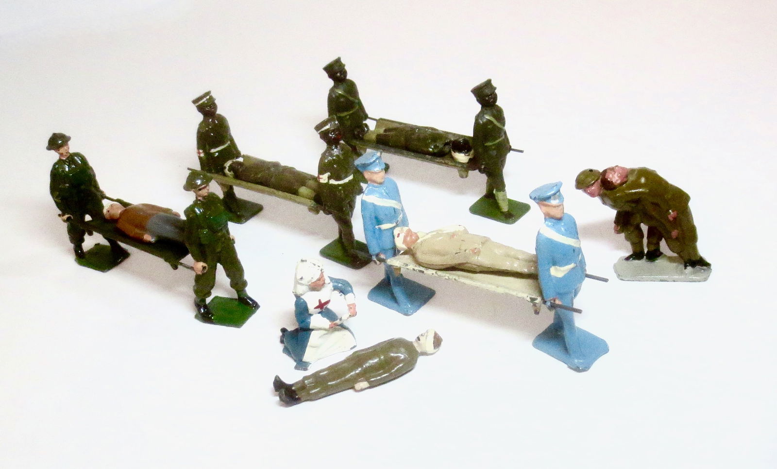 British Hollowcast Assorted Medics & Wounded (1 of 1)