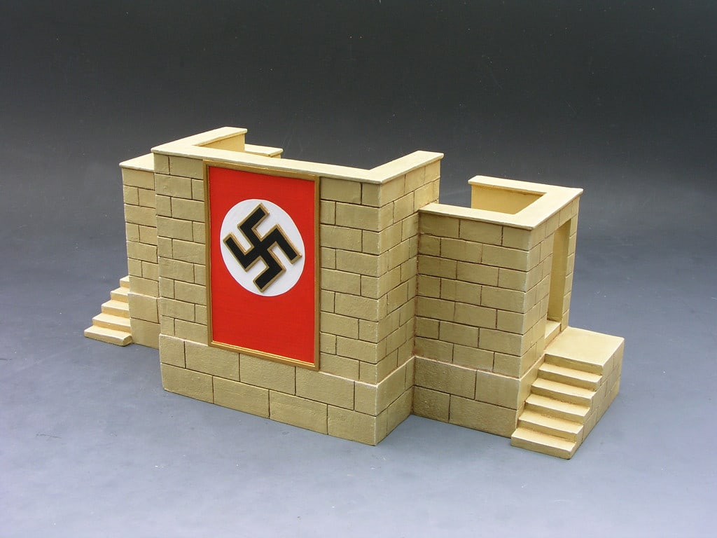 King & Country WW2 LAH 083 Nuremburg Eagle: King & Country Toy Soldiers - World War 2 - Retired Piece -LAH 083 - Nuremburg Nazi Eagle. Excellent in Original Box, 1 piece