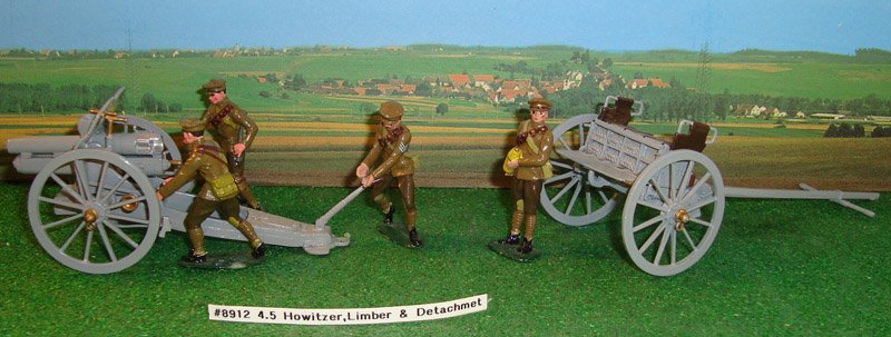 Britains Set # 8912 4.5 Howitzer/Limber/ Crew: with original box. 6 pieces.