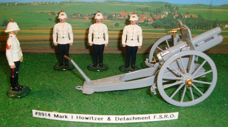 Britains Set # 8914 4.5 Howitzer & Crew: with original box. 5 pieces.