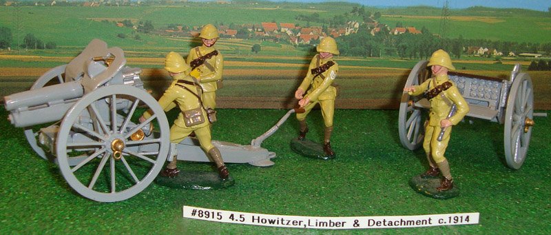 Britains Set # 8915 4.5 Howitzer/Limber/ Crew: with original box. 6 pieces.
