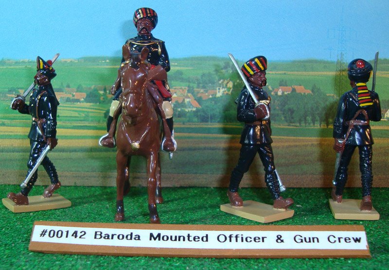 Britains Set # 142 Mounted Officer & Gun Crew: with original box. 4 pieces.
