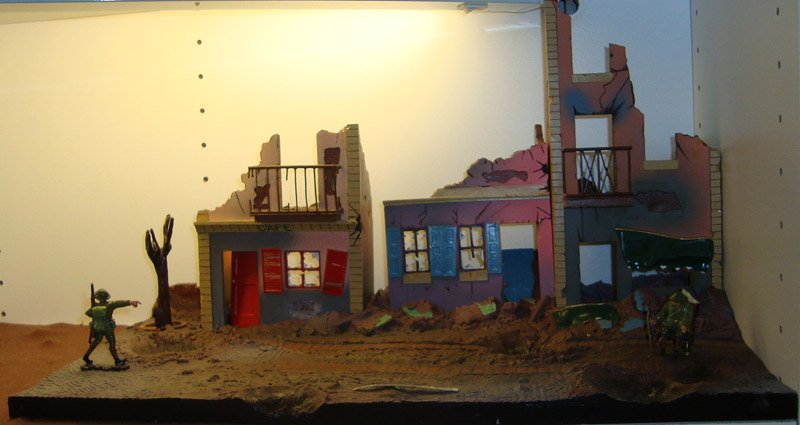 Britains Set # 159 Bombed Street Scene: with original box. 5 pieces.