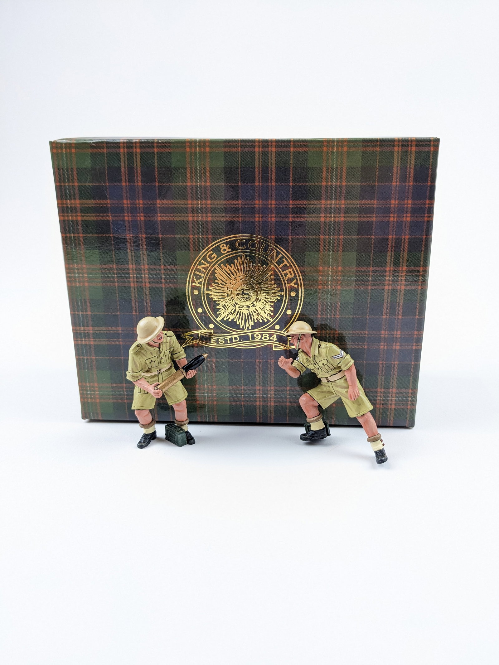 King & Country EA 061 Tank Crew: 2 Pieces Condition Excellent Box Excellent