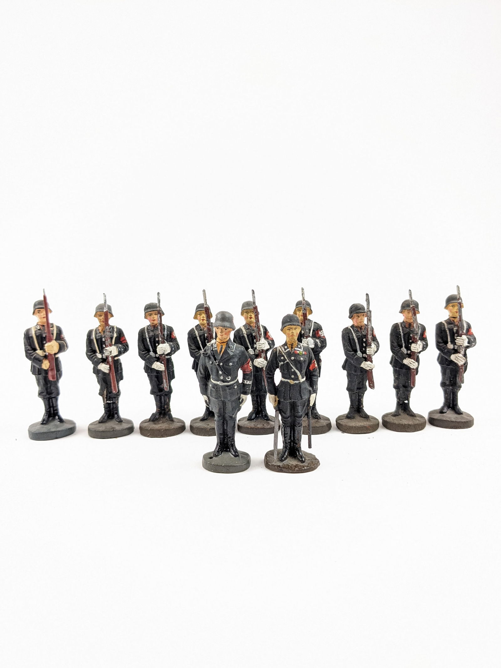 Elastolin SS At Present Arms  7cm (1 of 1)