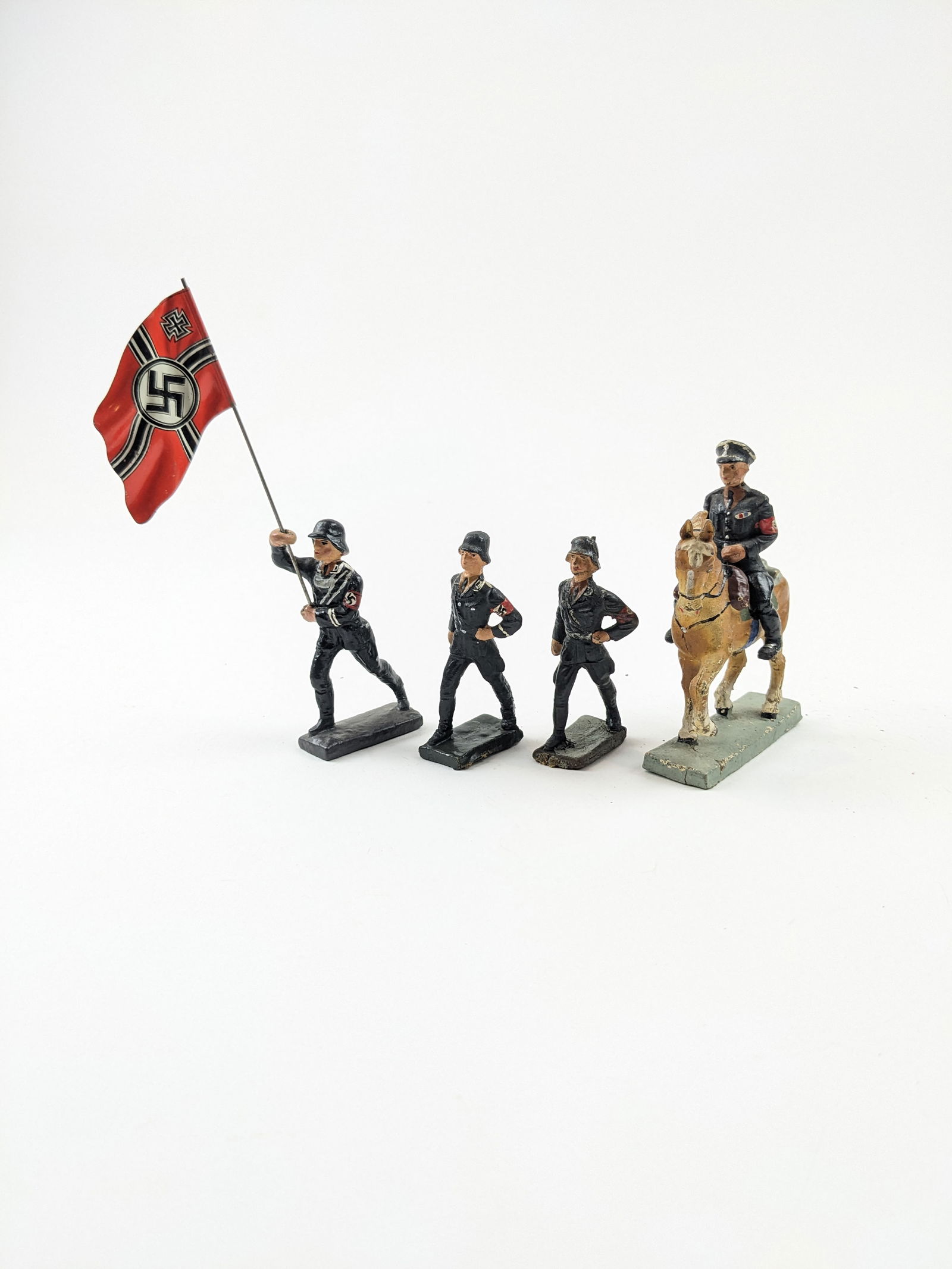 Lineol SS Mounted & Flag Bearer  7cm (1 of 1)