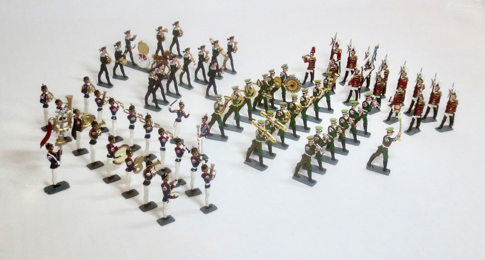 Variety of Demi Ronde Bands & Guardsmen (1 of 1)