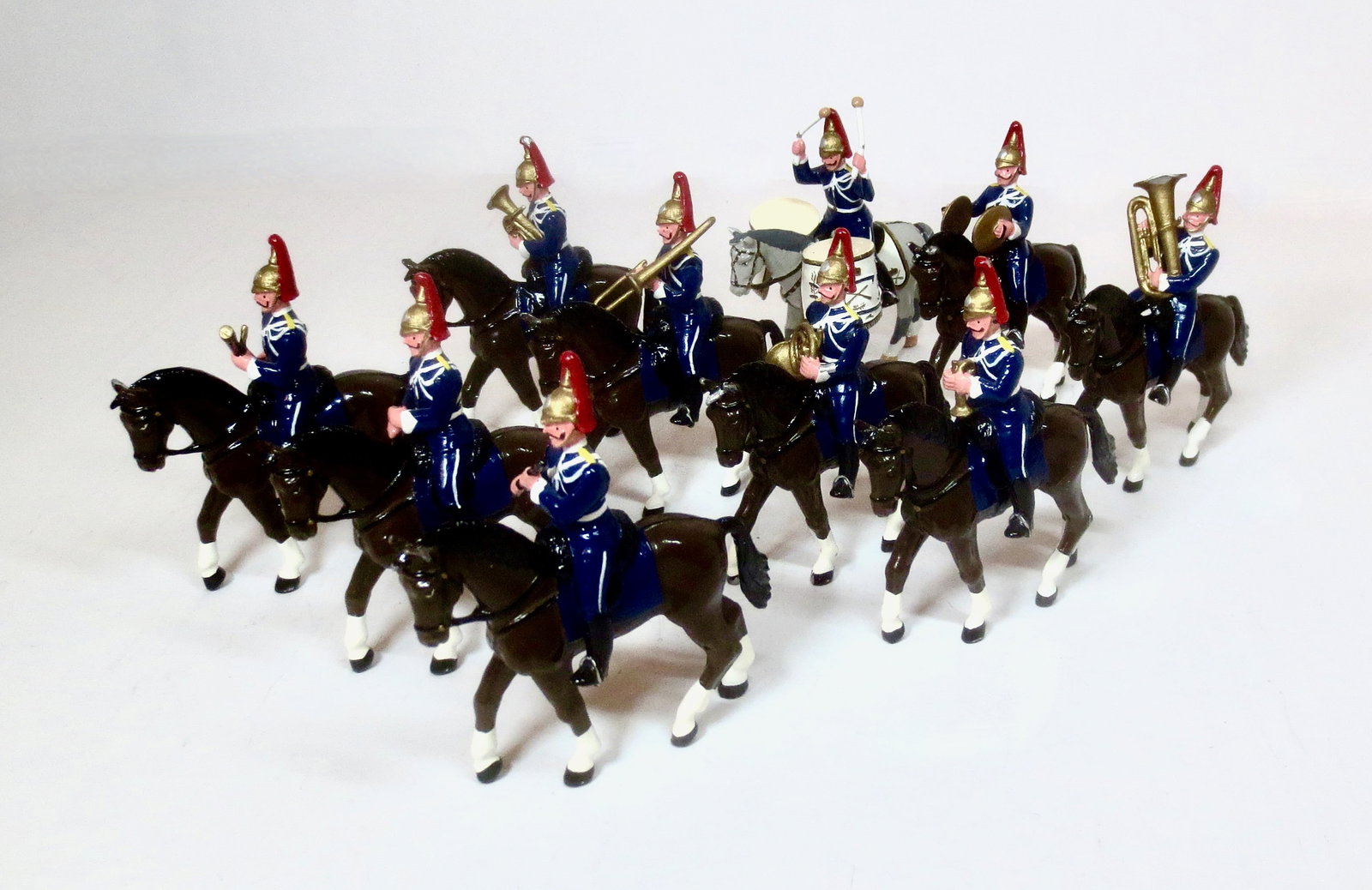 Trophy Dragoon Guards Band: 10 pieces. Near mint to very good condition. Unboxed.