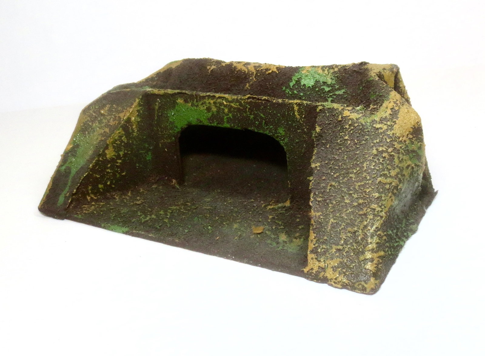 Lineol Small Bunker: Circa 1934-1939. 9" wide, 7" deep, 4" tall. Pristine condition. Unboxed.