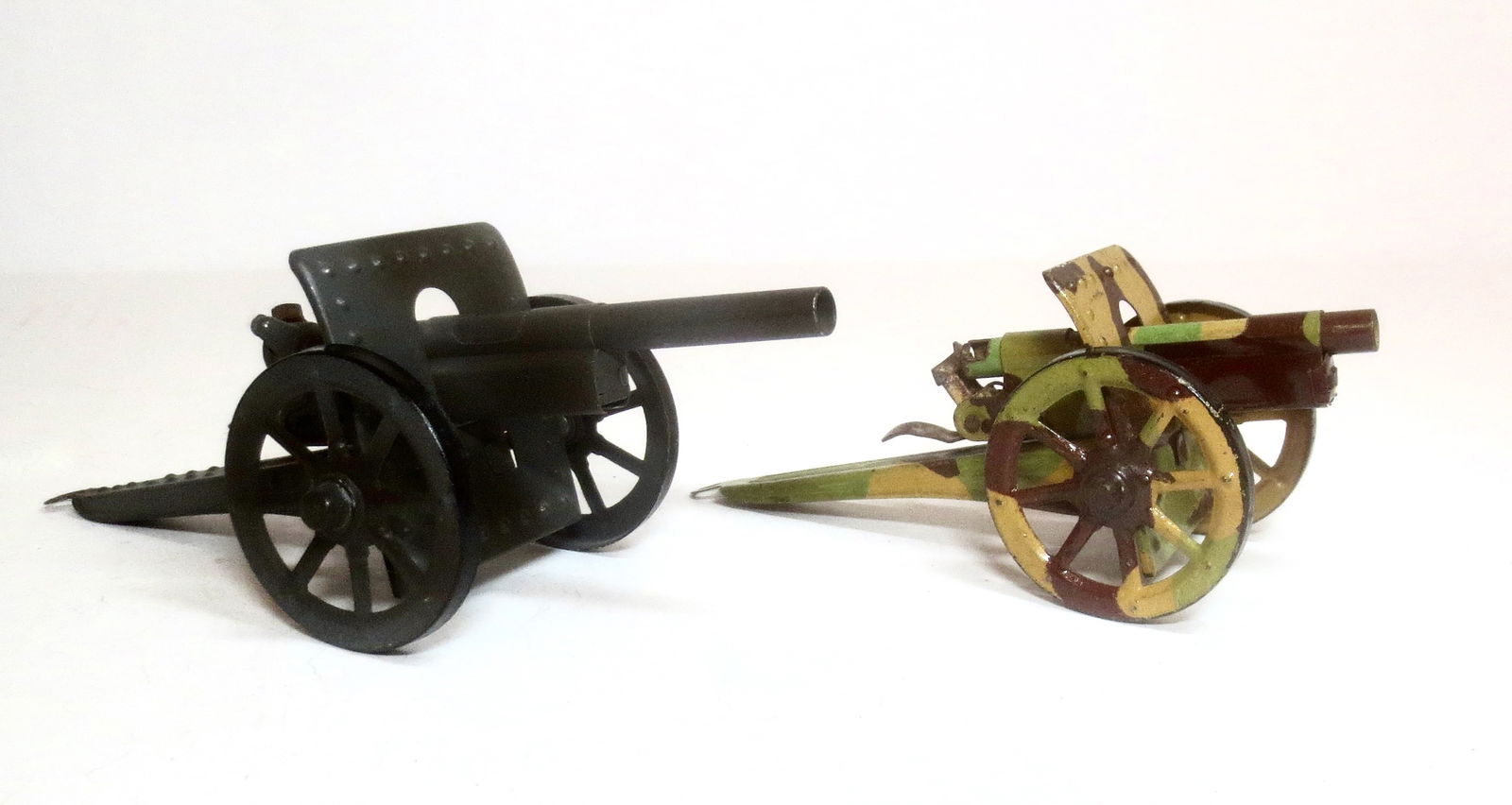 Hausser Light Field Guns In Grey & Camo (1 of 1)