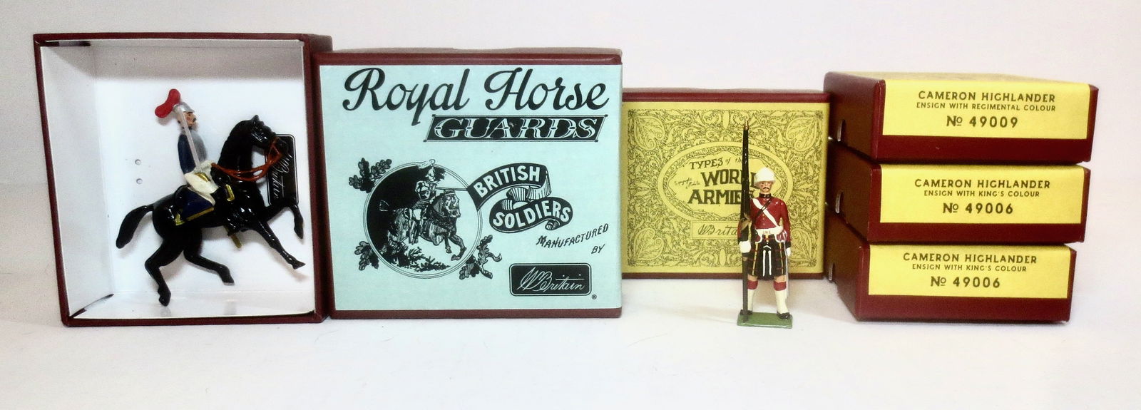 Britains #49006 Two Cameron Highlander Ensigns (1 of 1)