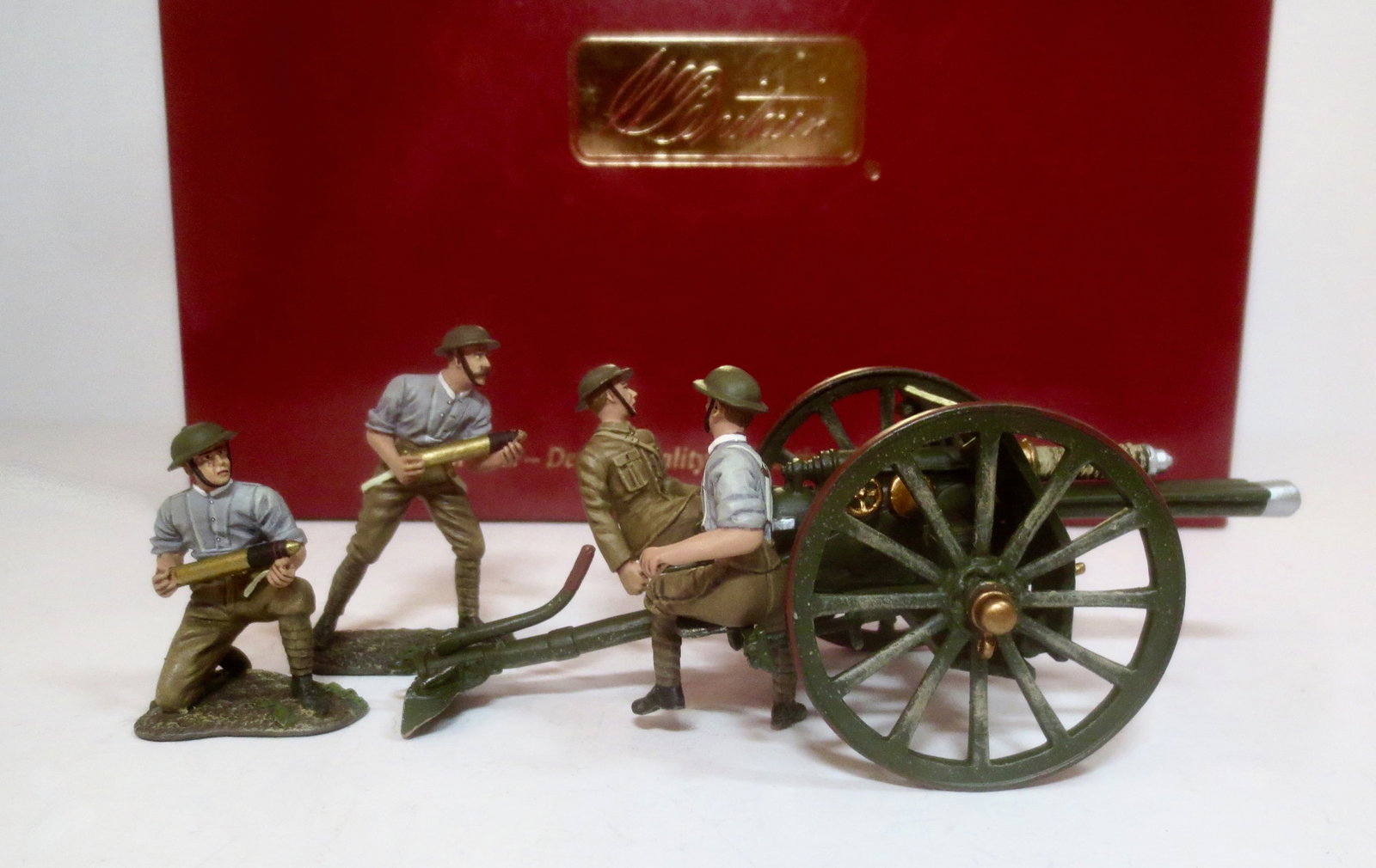 Britains #23021 British Royal Field Artillery: 18 Pound Gun and Crew, 1916. 5 pieces. Mint condition. Box excellent.