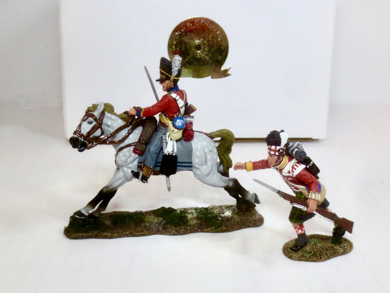 King & Country Age of Napoleon #NA211: "Gordons & Greys to the Front!" 2 pieces. Mint condition. Box excellent.