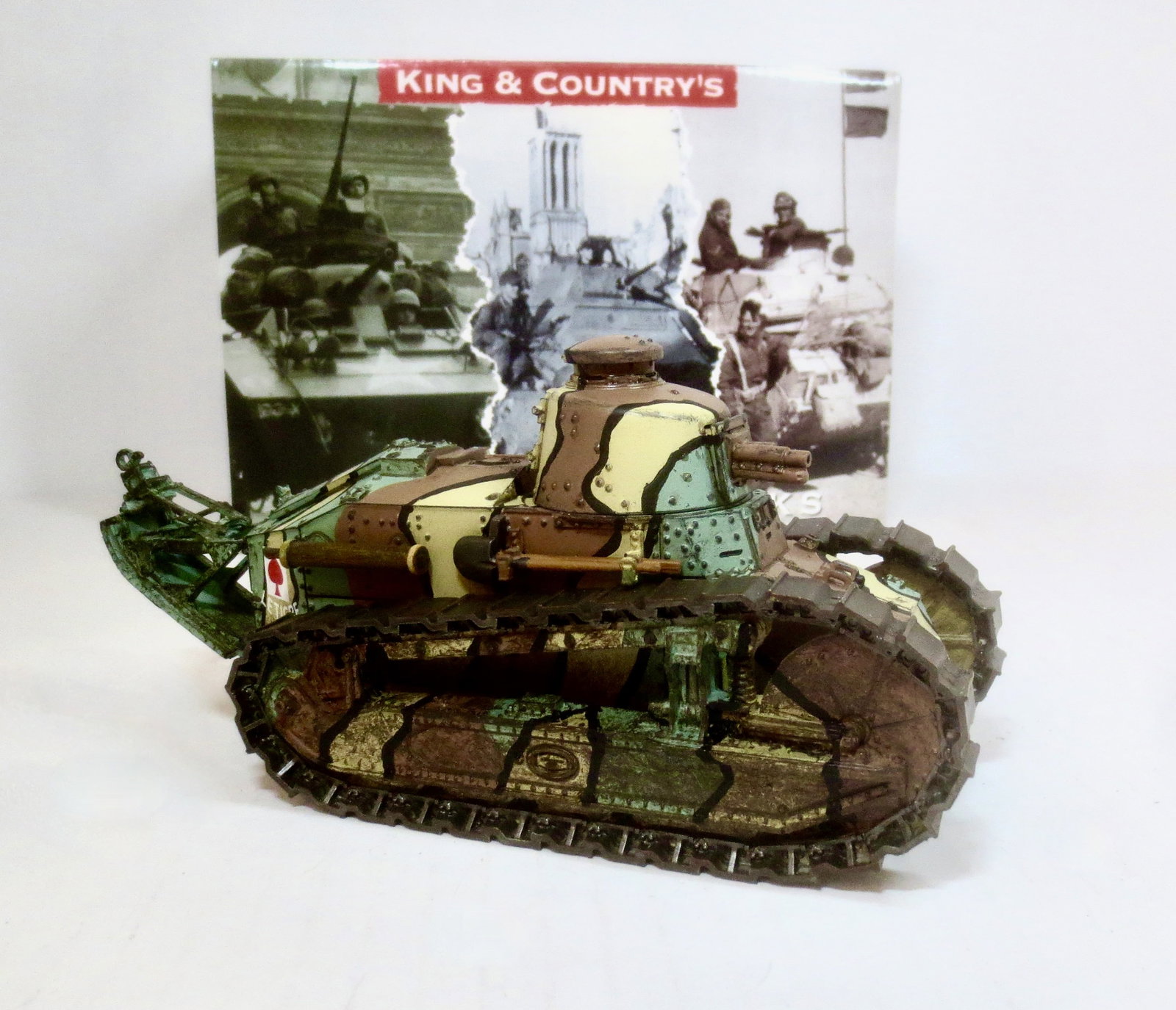 King & Country #FW146 Renault FT17 Tank: Little French tank with a terrific camouflage pattern. 2 pieces. Near mint condition. Box excellent.