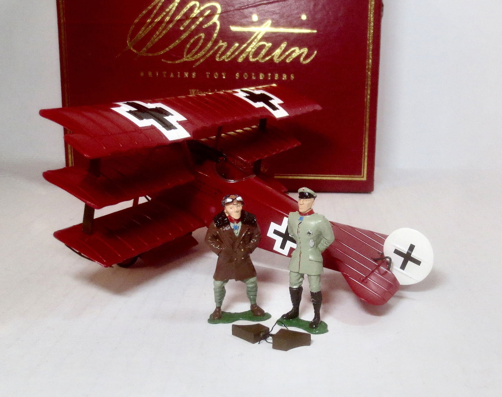 Britains #00158 Fokker DR1: With Manfred & Lothair. 3 pieces. Mint condition. Box excellent.