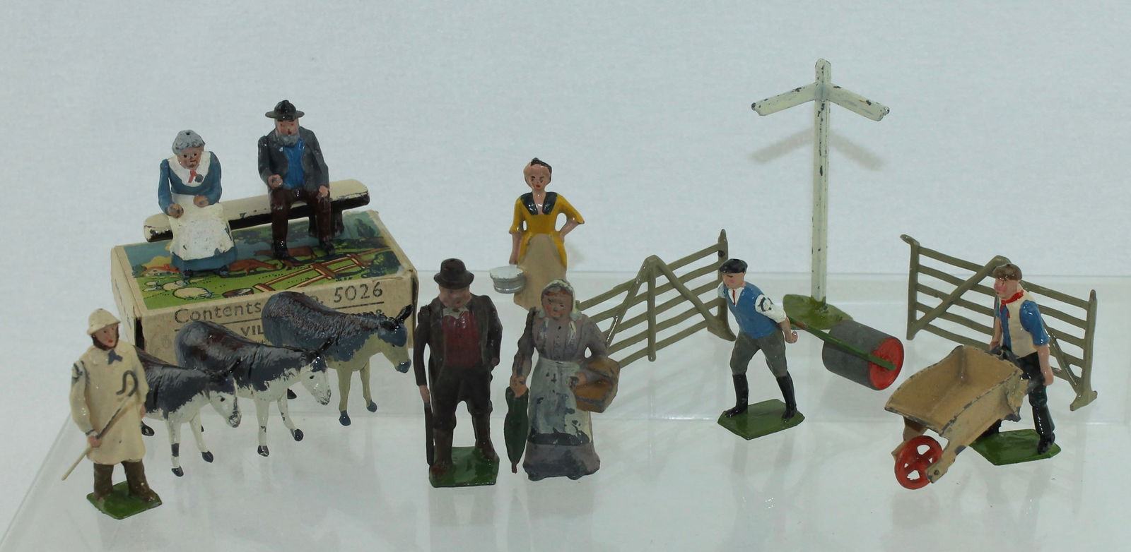 Britains Lot Farm Figures and Implements (1 of 2)