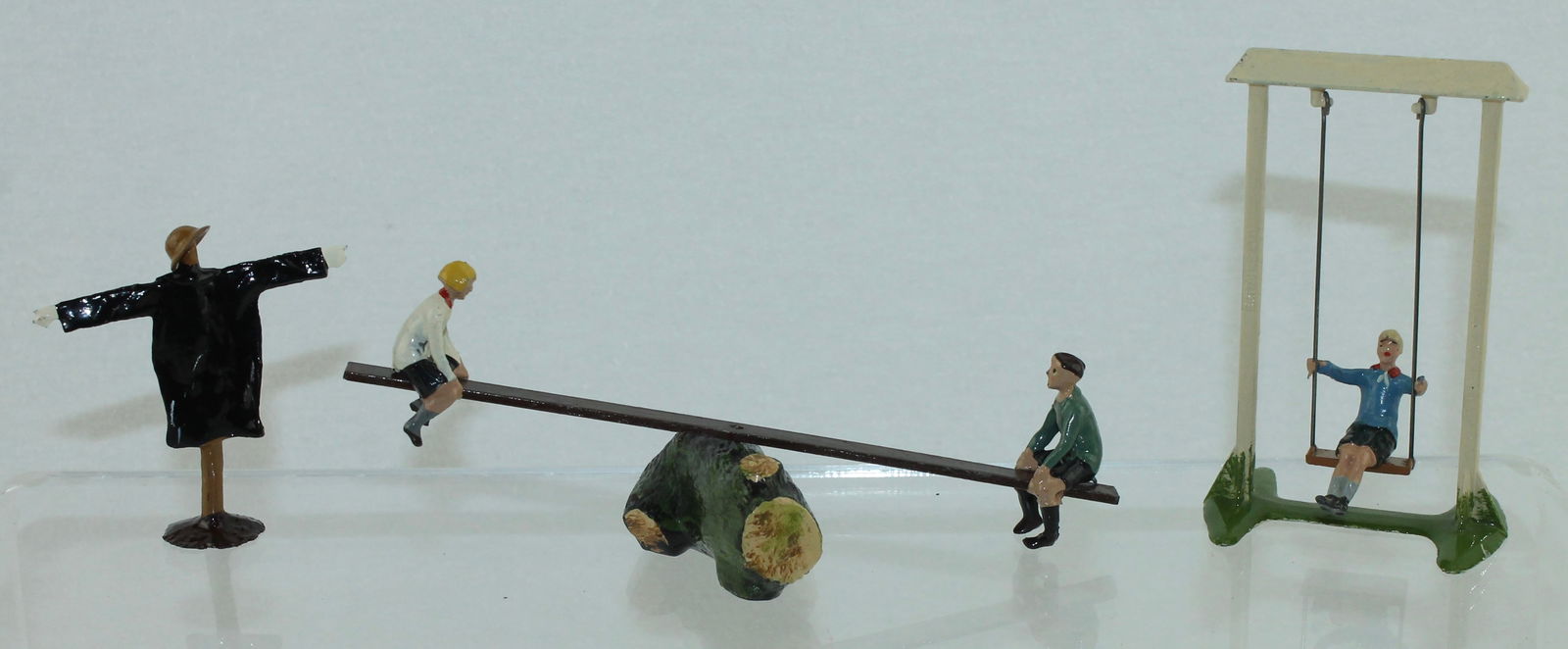 Britains Farm Lot Garden Swing, Scarecrow (1 of 3)