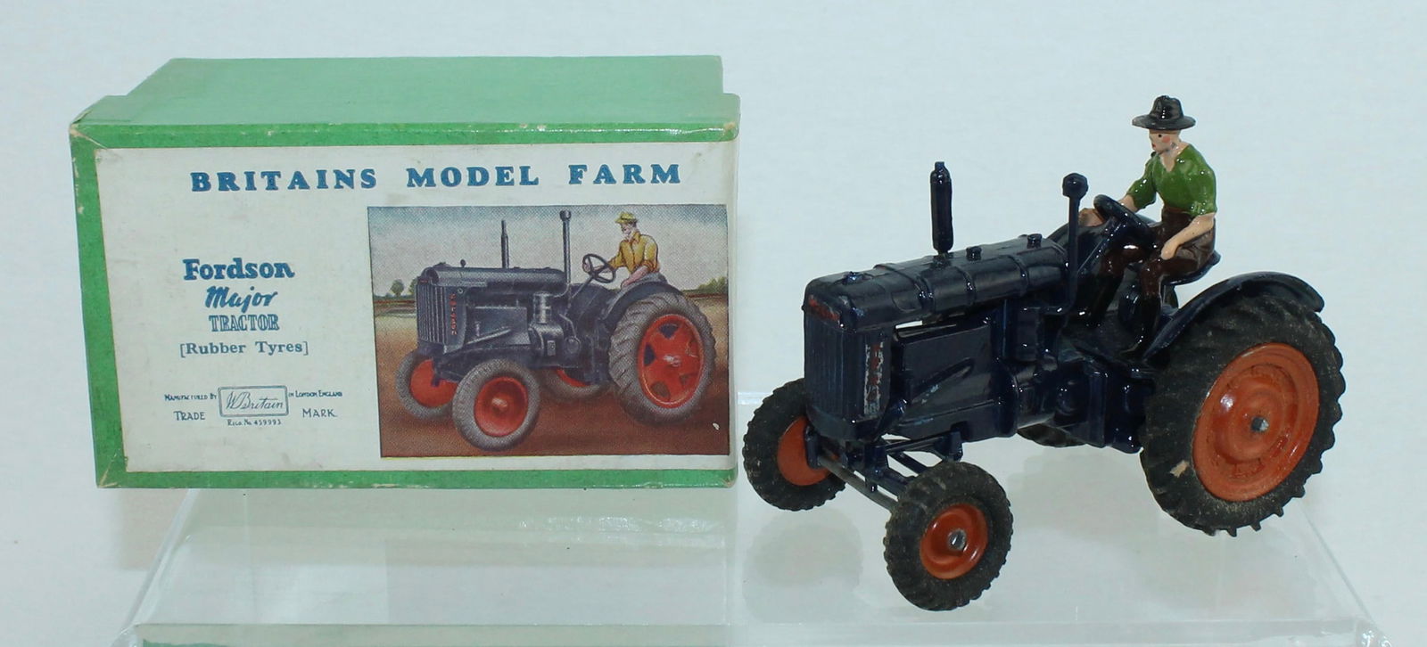 Britains  Set 128-F Fordson Major Tractor (1 of 4)