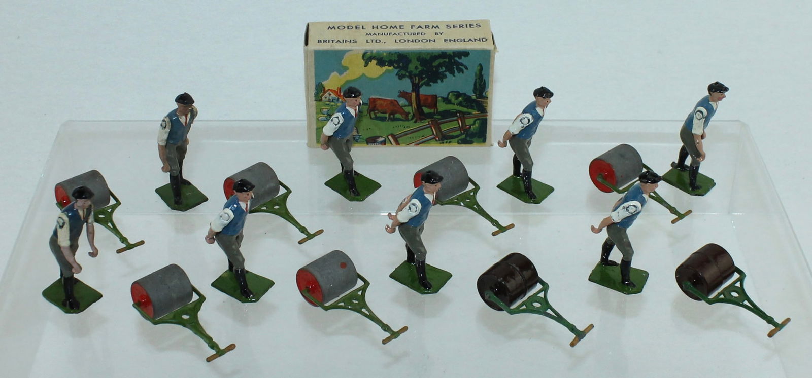 Britains Picture Pack Man with Roller (1 of 2)