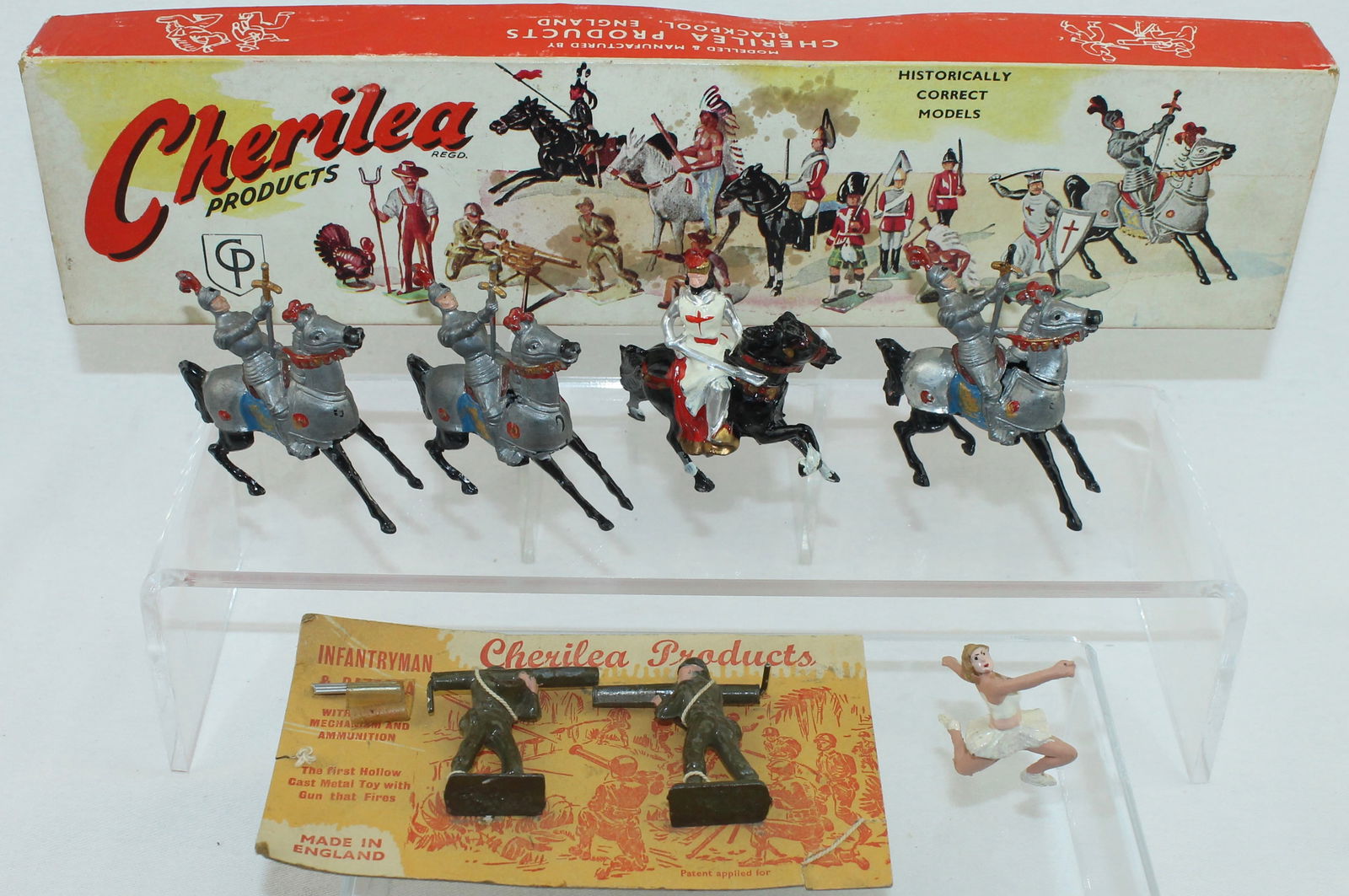 Cherilea Lot Knights and Bazooka Men on Card (1 of 5)