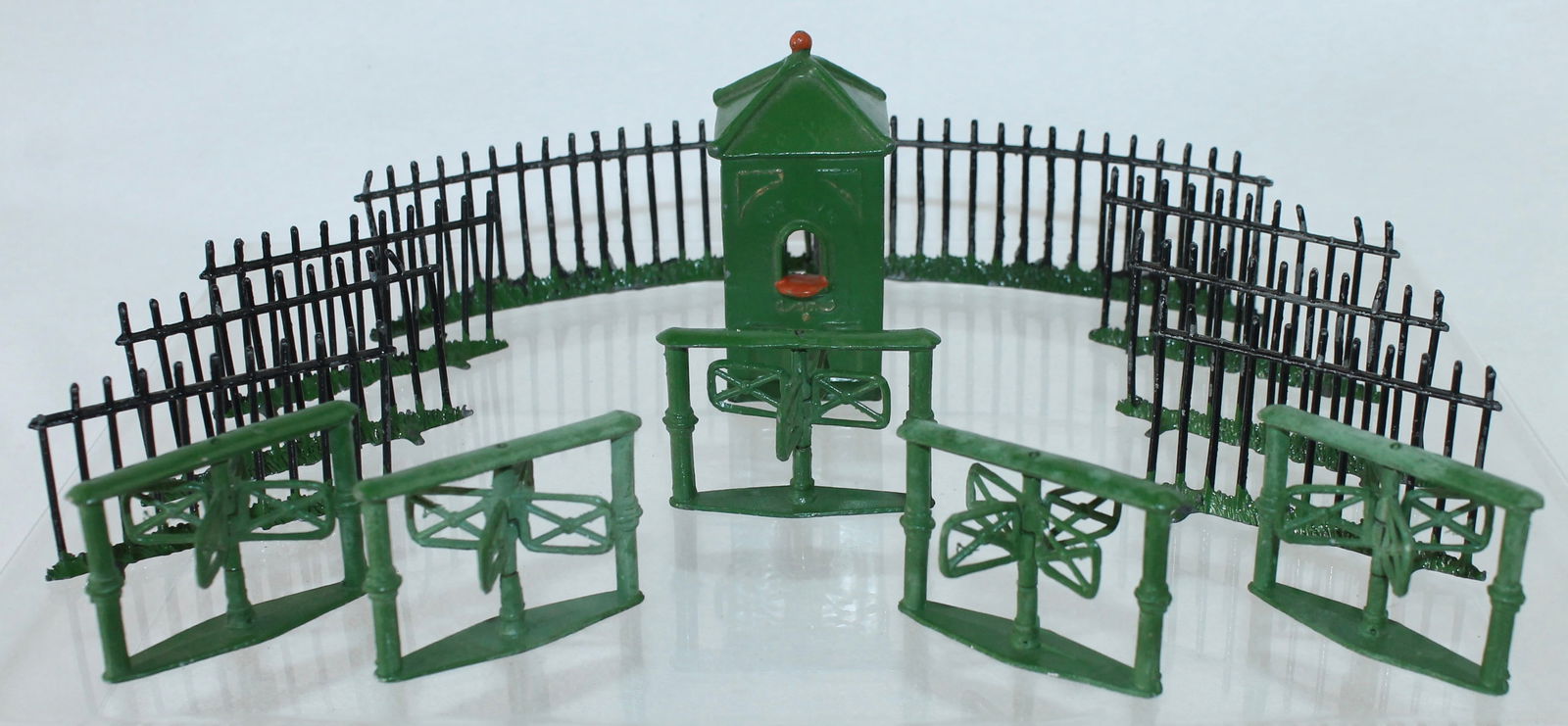 Taylor & Barrett Zoo Fencing Lot (1 of 2)