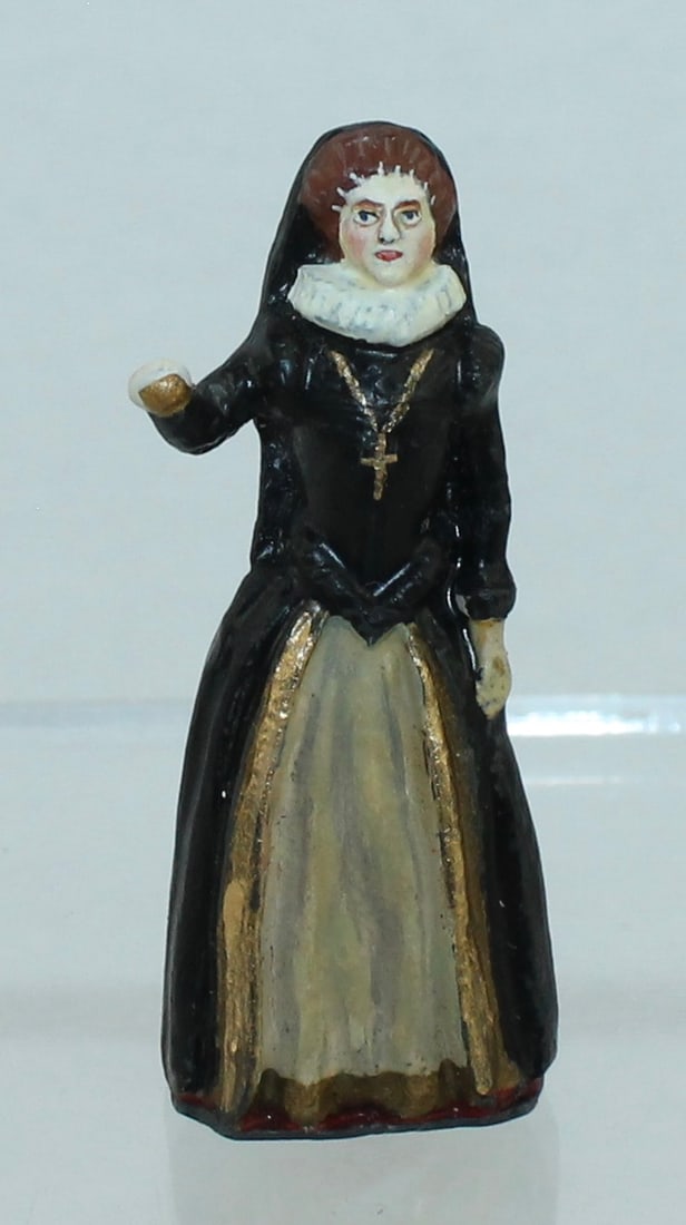 Richard Courtenay Mary Queen of Scots: 1 Piece. Condition Very Good to Excellent. No Box.