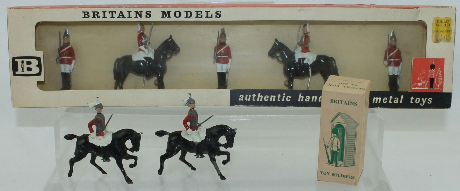 Britains Set 9105 Lifeguards and Sentry Box Lot (1 of 3)