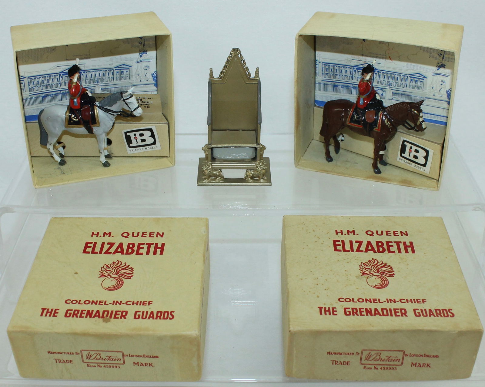 Britains Set 9400 Queen Elizabeth II (1 of 3)