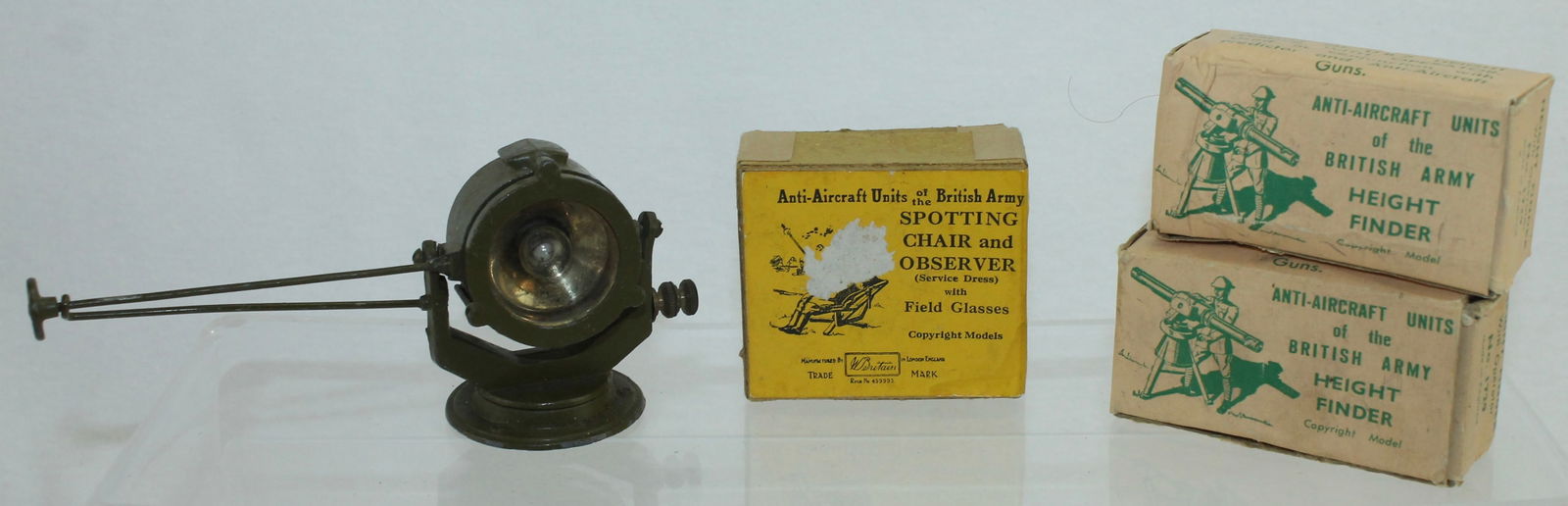 Britains Lot Anti Aircraft Accessories (1 of 2)