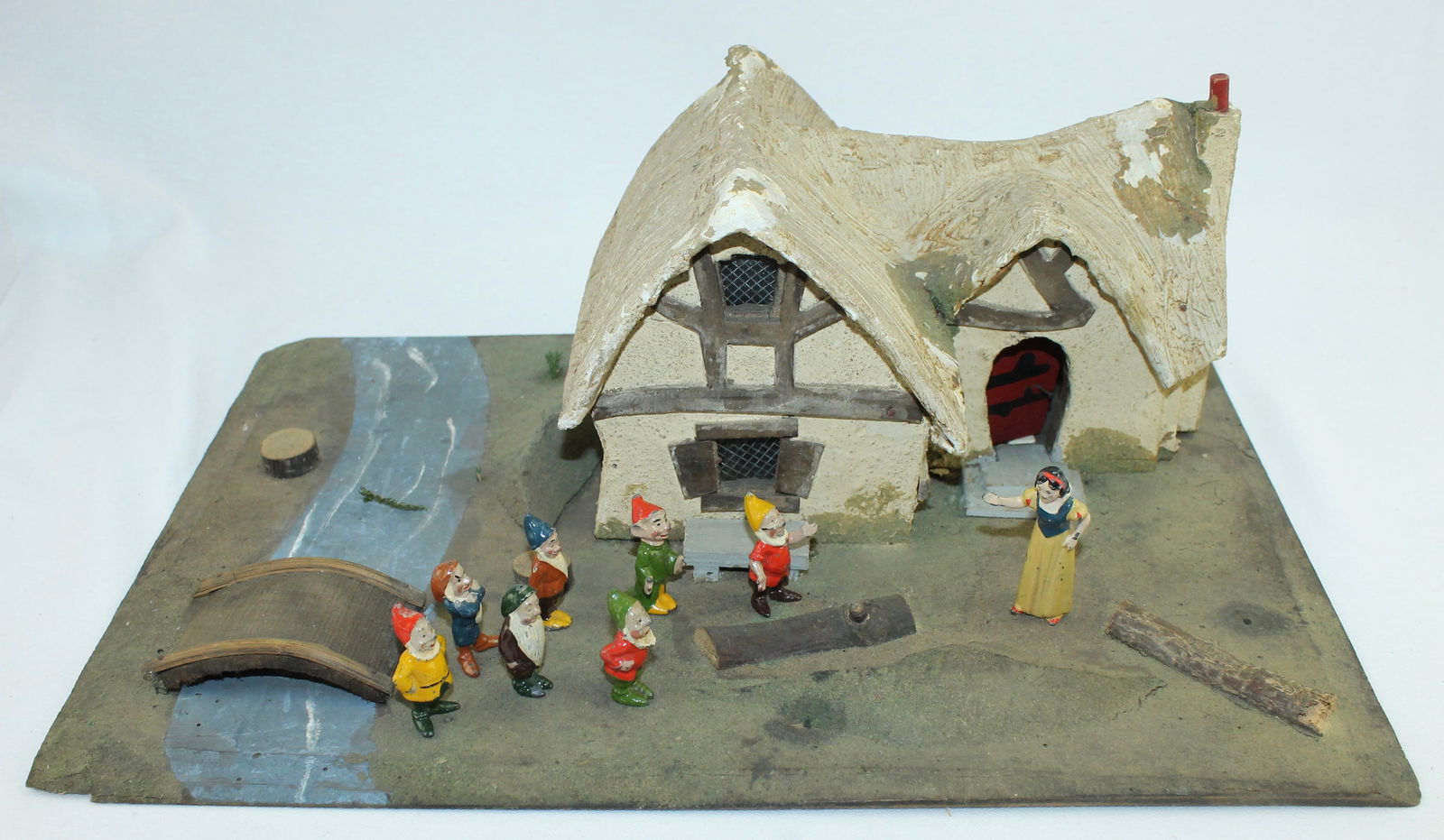 Britains Set Dwarf's Cottage Snow White Dwarfs (1 of 9)