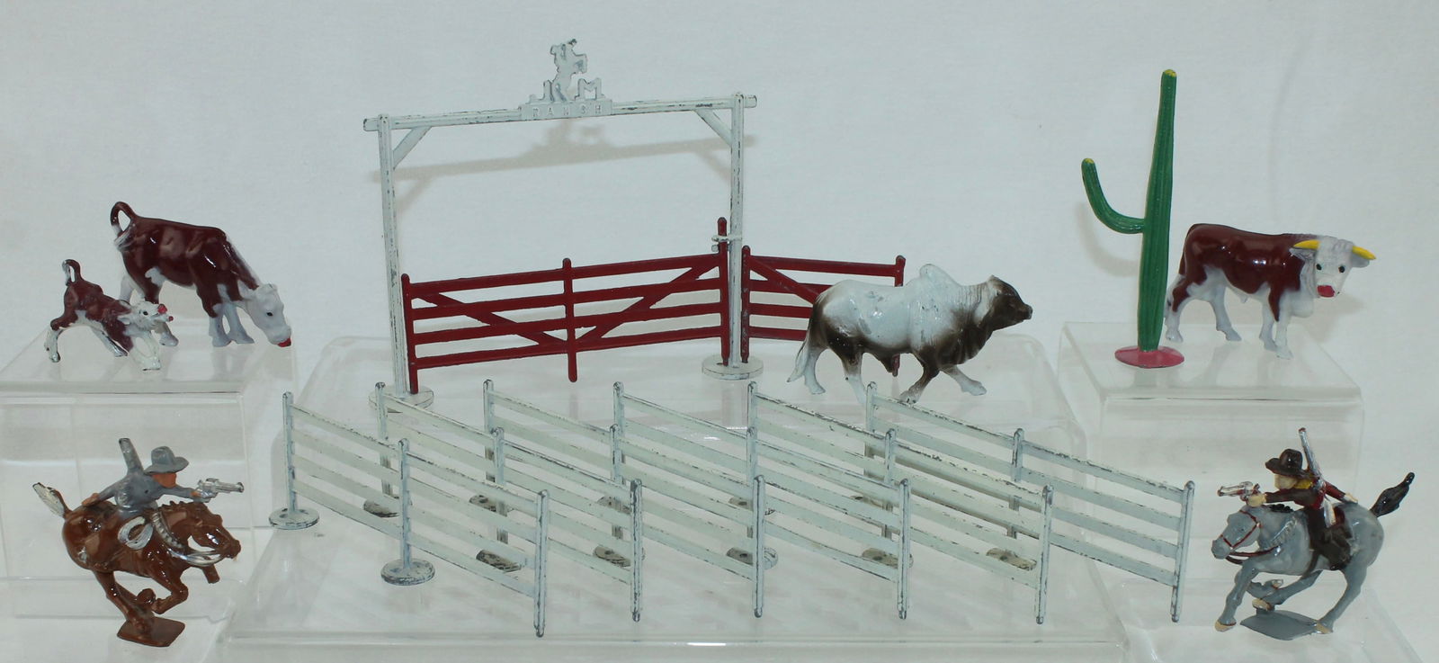 Manoil Lot My Ranch Corral Series (1 of 2)