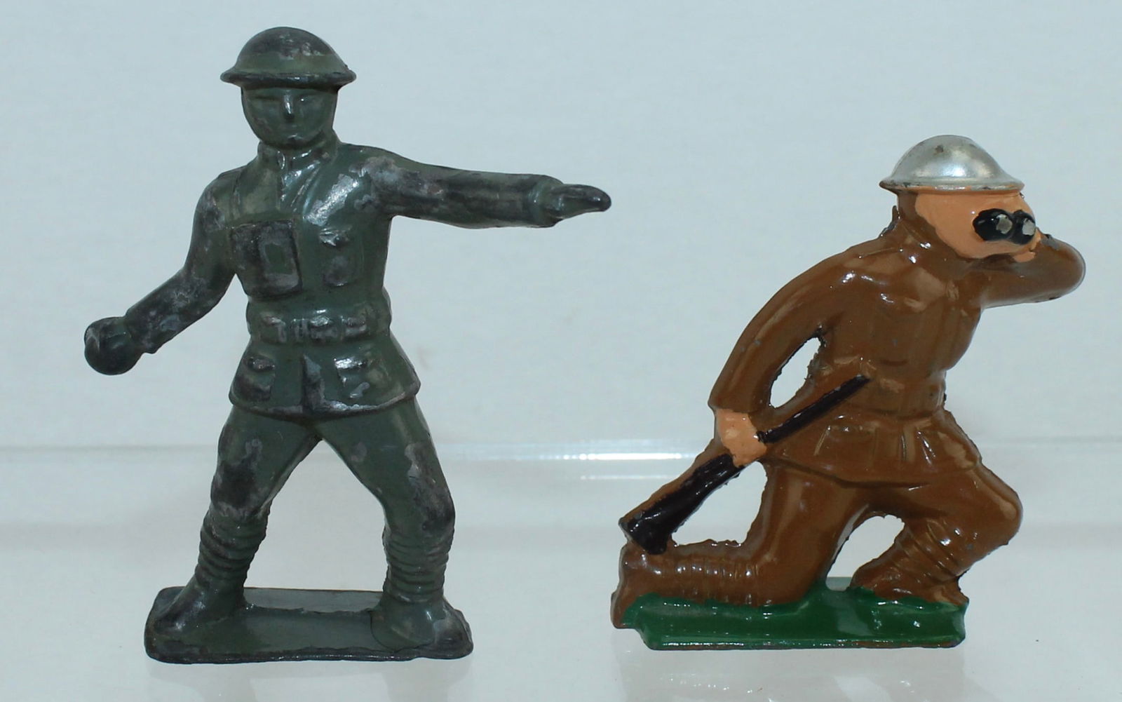 American Metal Toys Lot Grenade Thrower, Observer: Includes AM4 Observer with Binoculars and AM11 Grenade Thrower in Grey, Scarce. 2 Pieces. Condition Good to Excellent. No Box.