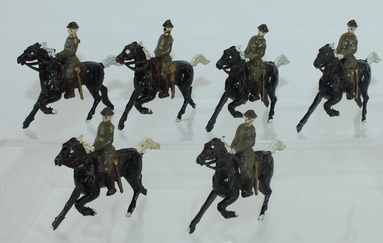 Metal Cast Lot American Cavalry: Metal Cast 21 American Cavalry. 6 Pieces. Condition Very Good. No Box.