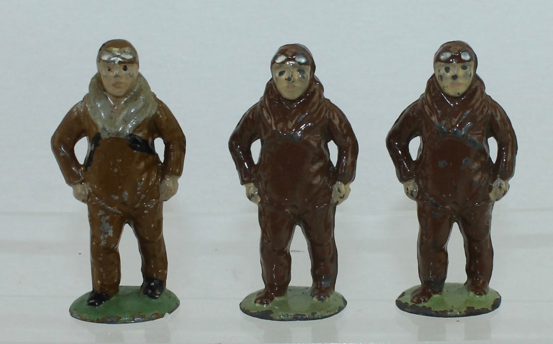 Metal Cast Lot 22A Aviators: 3 Pieces. Condition Very Good. Small Chip on Helmet of One Figure. No Box.