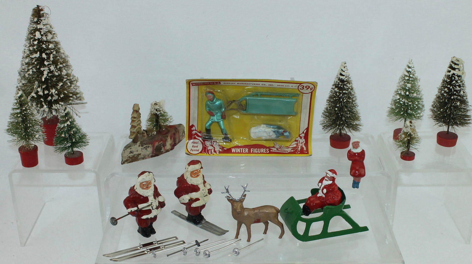 Barclay Lot Santa with Sleigh and Skis (1 of 3)