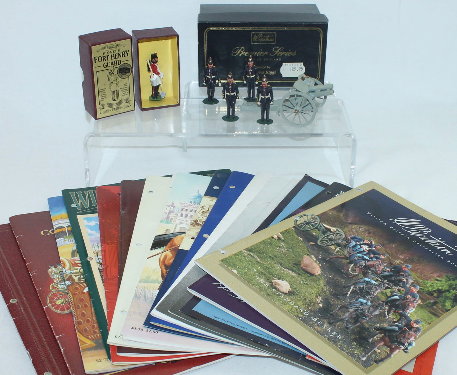 Britains Catalogs Fort Henry Guard Howitzer Lot (1 of 2)