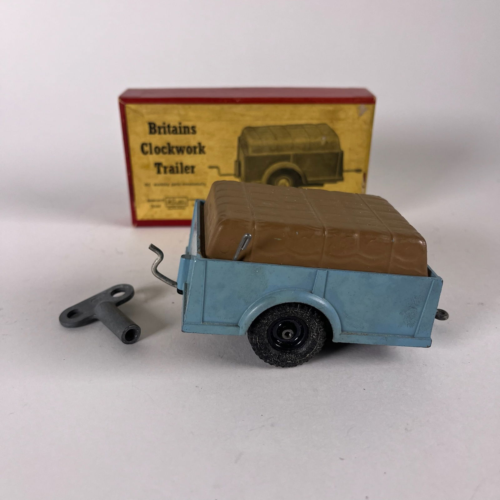 Britains No 2041 Clockwork Trailer (1 of 2)