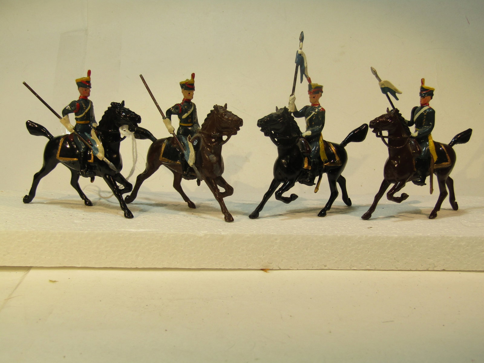 Britains No 217 Argentine Cavalry: Britains Ltd. # 217. Argentine Cavalry with officer. 4 pieces as issued. 1946-59. Condition Very Good. Unboxed.