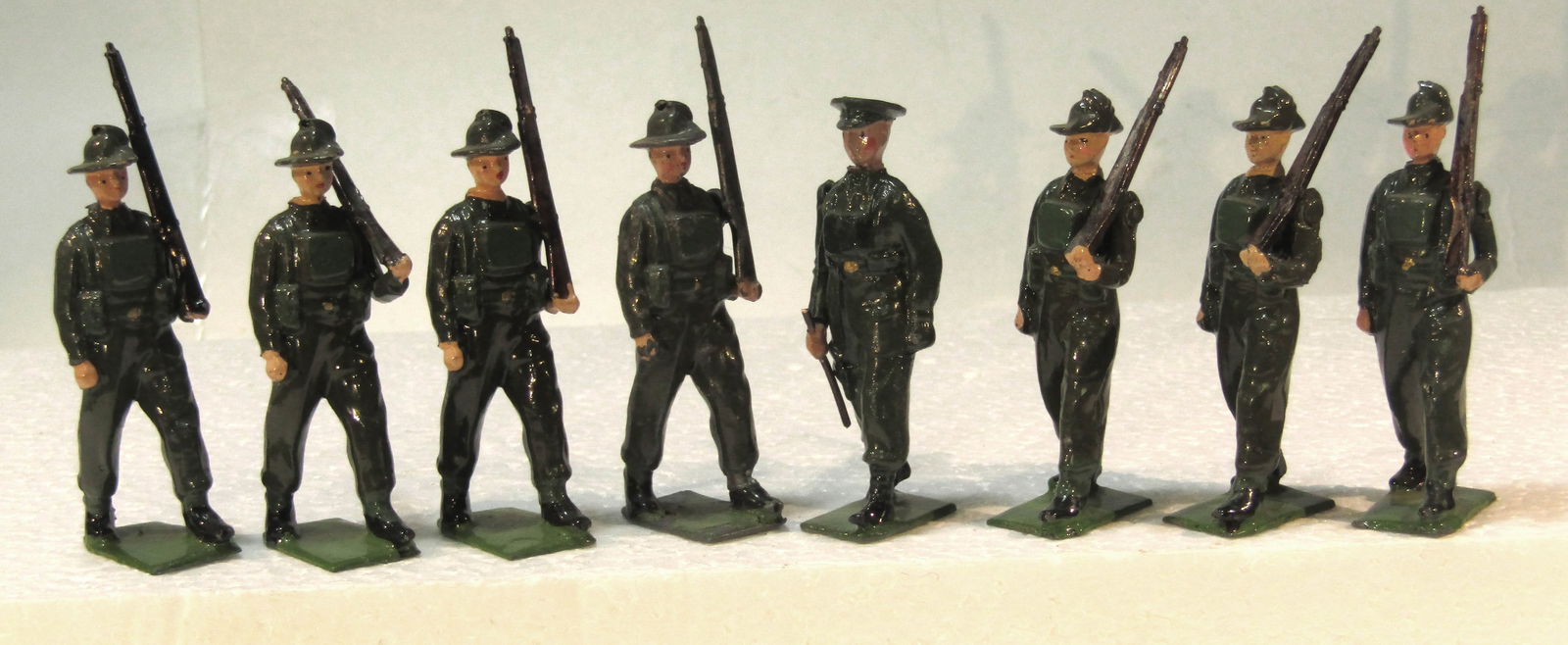 Britains No 2031 Australian Infantry (1 of 2)