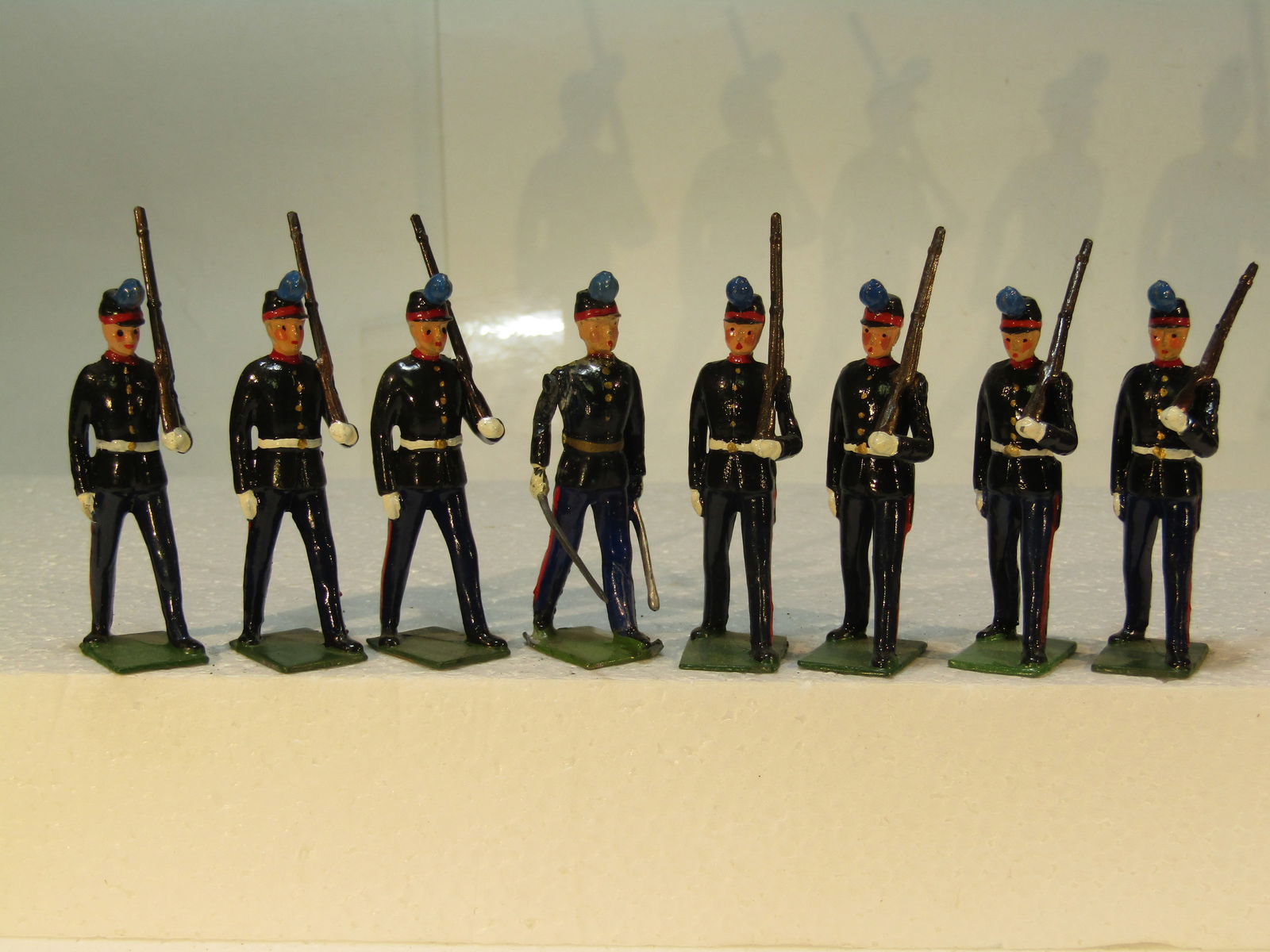 Britains No 2051 Uruguayan Military Cadets: Britains Ltd # 2051. Uruguayan Military School Cadets. 1953-59. 8 Pieces. Condition Very Good. Unboxed.