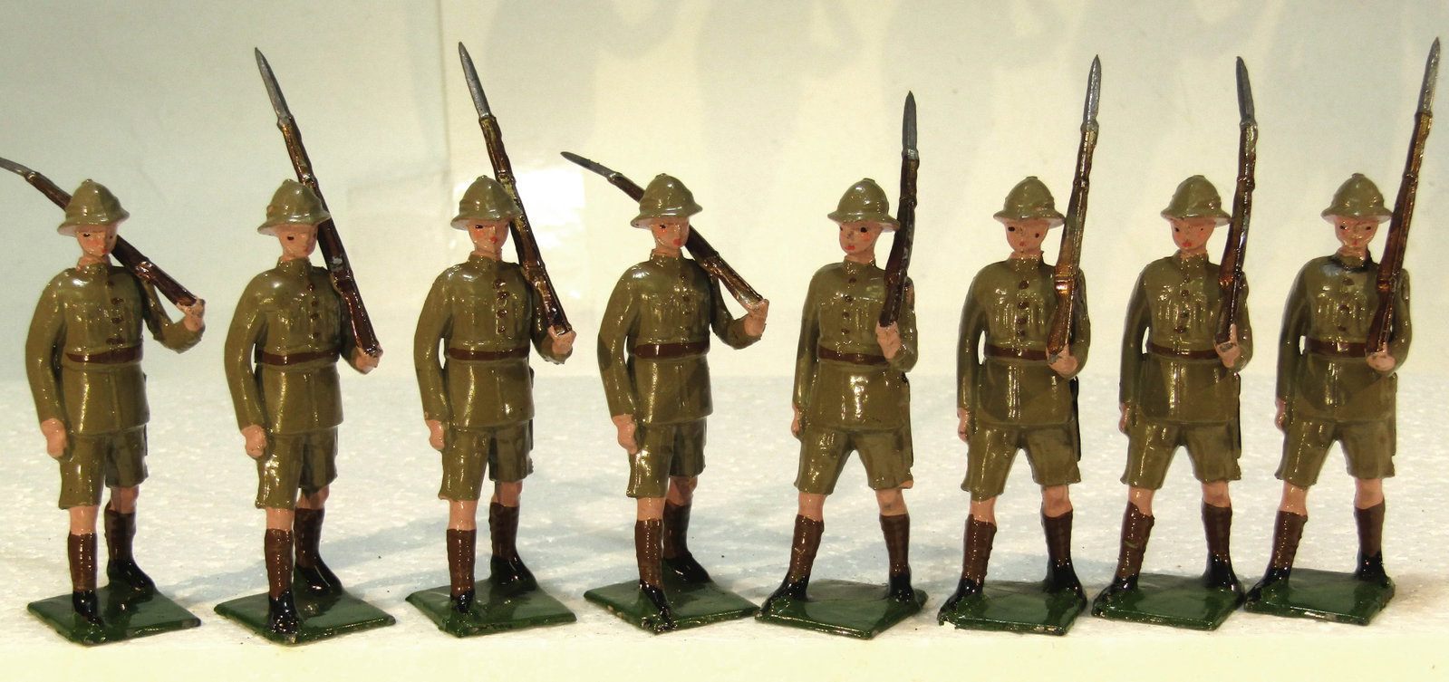 Britains No 1294 British Infantry: Britains Ltd # 1294. British Infantry in Tropical Dress (in shorts). 1934-41. 8 Pieces. Condition Very Good. Unboxed.