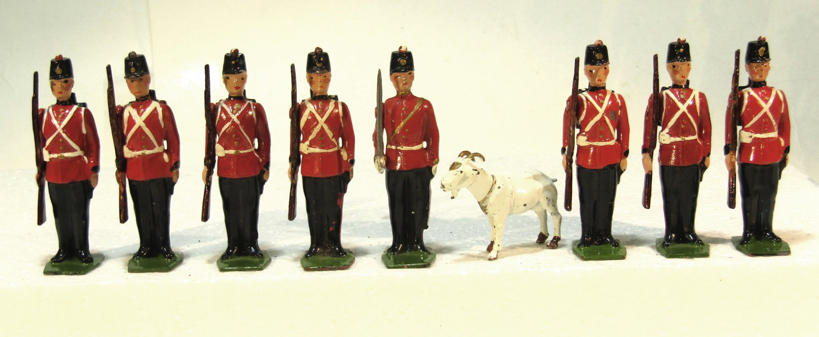 Britains No 2148 Fort Henry Guard: Britains Ltd # 2148. Fort Henry Guard at attention with goat Mascot. (1957-66). 9 Pieces. Condition Very Good. Unboxed.