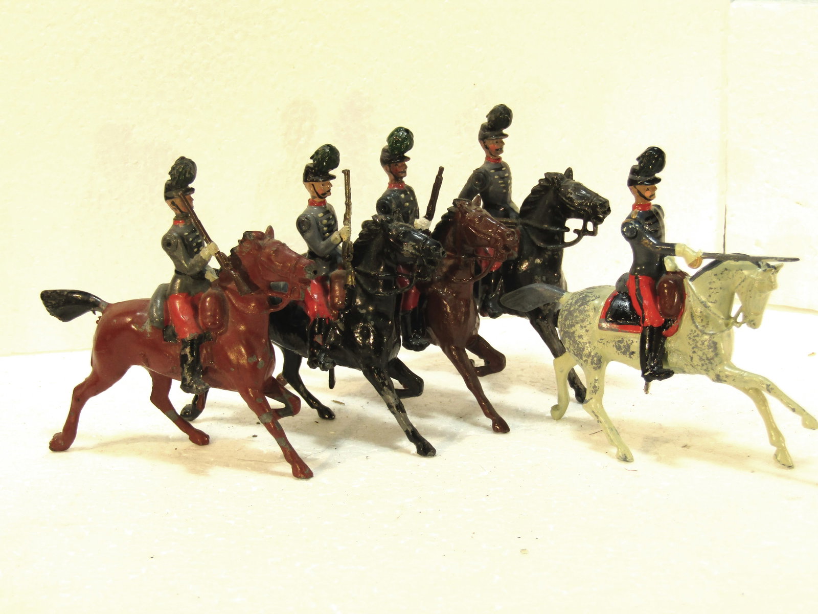 Britains No 139 French Chasseurs a' Cheval: Britains Ltd. # 139. French Chasseurs a' Cheval. Horses dated 1903, w/carbines and officer. 5 Pieces. Condition Very Good. Unboxed. 1905-41.