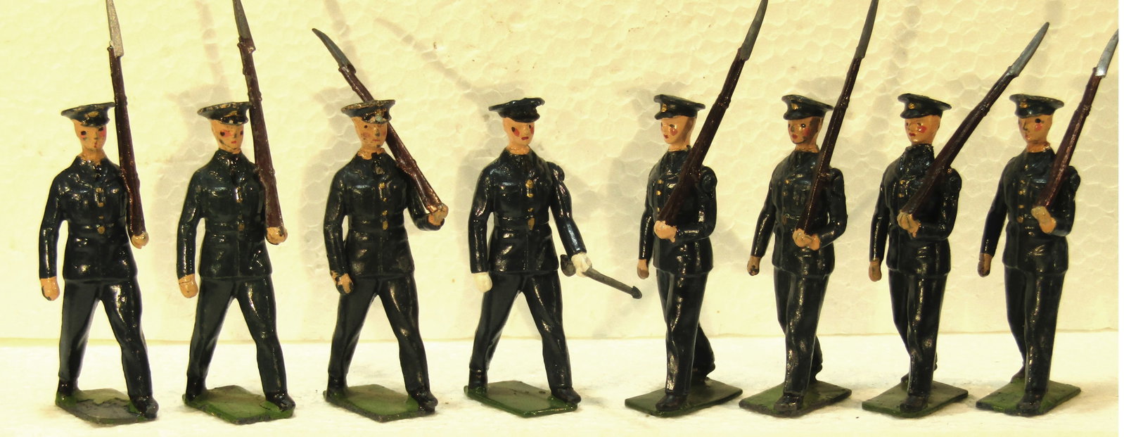 Britains No 2073 Royal Air Force: Britains Ltd. # 2073. Royal Air Force, marching at the slope w/officer. 1953-59. 8 Pieces. Condition Excellent. Unboxed.